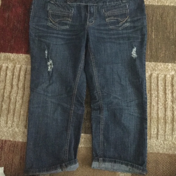 Capris - Picture 2 of 3